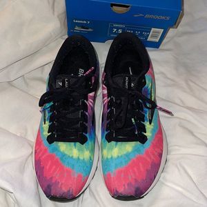 Brooks Launch 7. Neutral speed rock ‘n’ roll marathon series. Worn once for 5k.